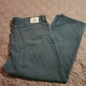 == - Wrangler 44 x 30 relaxed fit black jeans